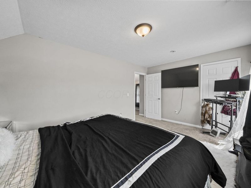 374 N Champion Avenue , Columbus, OH 43203 Photo 17