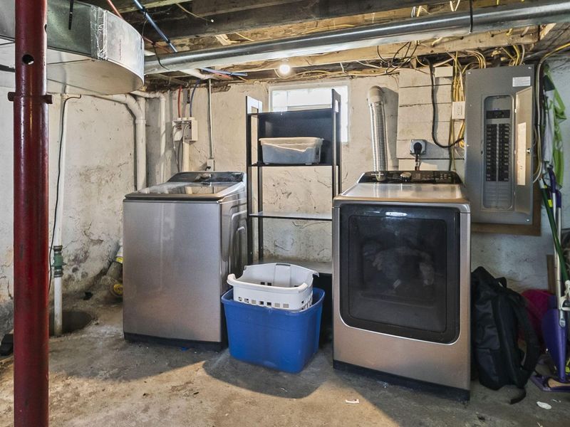 374 N Champion Avenue , Columbus, OH 43203 Photo 24