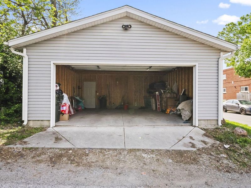 374 N Champion Avenue , Columbus, OH 43203 Photo 25