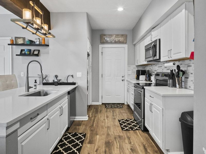 374 N Champion Avenue , Columbus, OH 43203 Photo 7