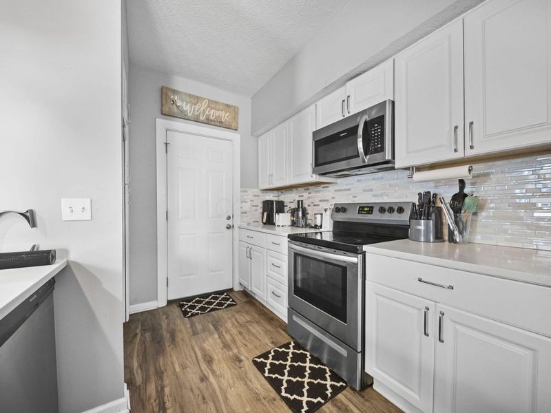 374 N Champion Avenue , Columbus, OH 43203 Photo 8