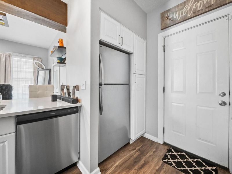 374 N Champion Avenue , Columbus, OH 43203 Photo 9