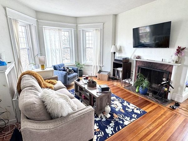 514 Harvard St, Unit 3A, Brookline, MA 02446