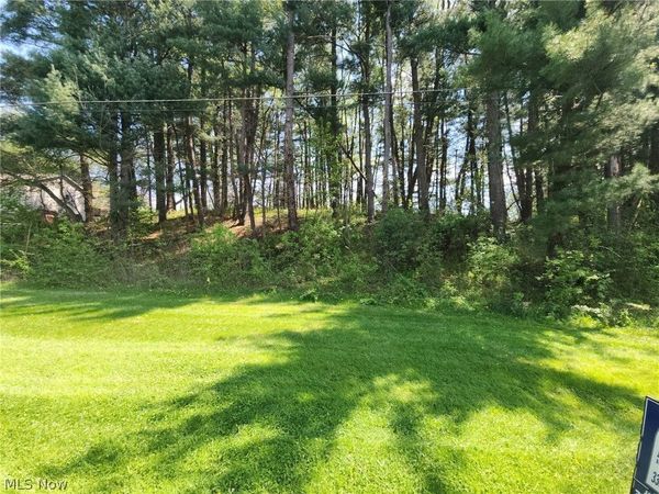 Glenpark Drive NE, Bolivar, OH 44612