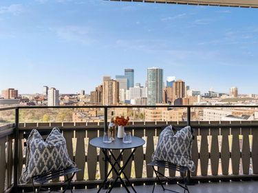 400 Groveland Avenue, Unit 1212, Minneapolis, MN 55403