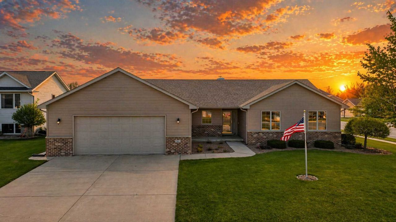 802 Timothy Drive SE, Stewartville, MN 55976