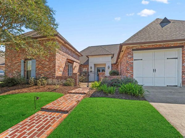 2842 Muirfield Dr, Zachary, LA 70791