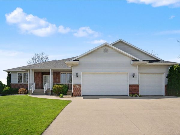 130 Bluff Drive , Fairfax, IA 52228