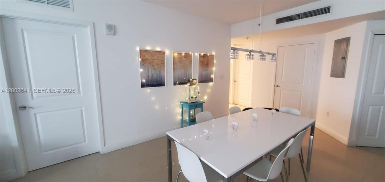 170 SE 14th St , Unit 1504, Miami, FL 33131 Photo