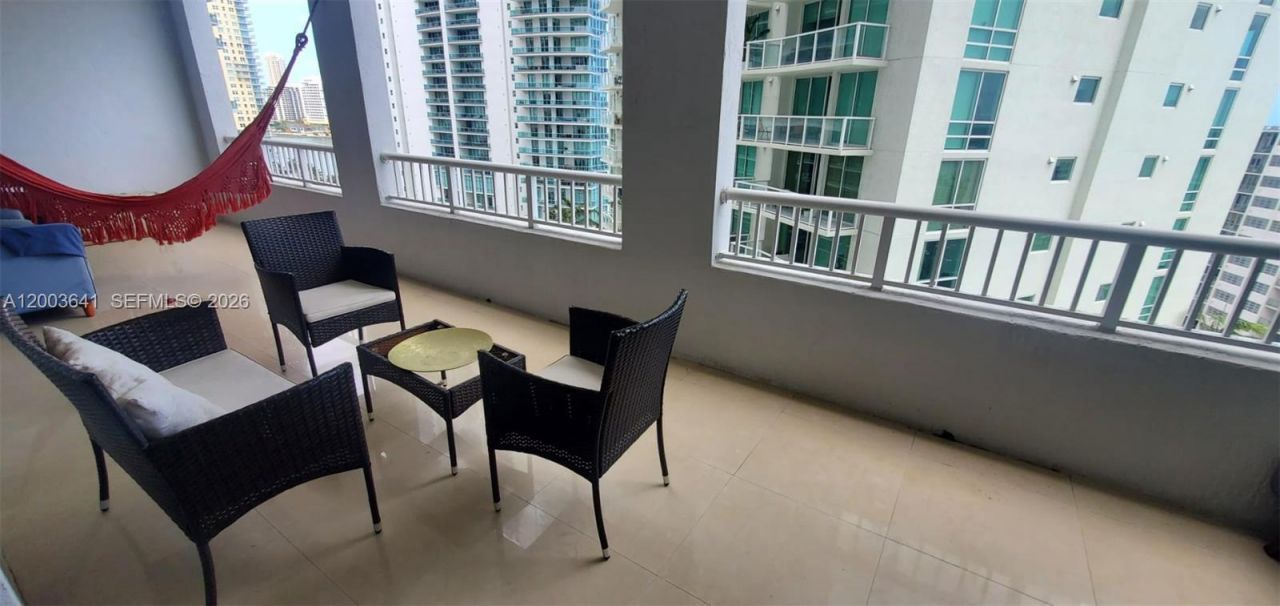 170 SE 14th St , Unit 1504, Miami, FL 33131 Photo