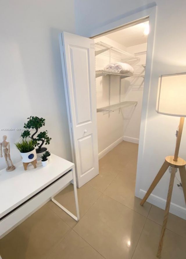 170 SE 14th St , Unit 1504, Miami, FL 33131 Photo