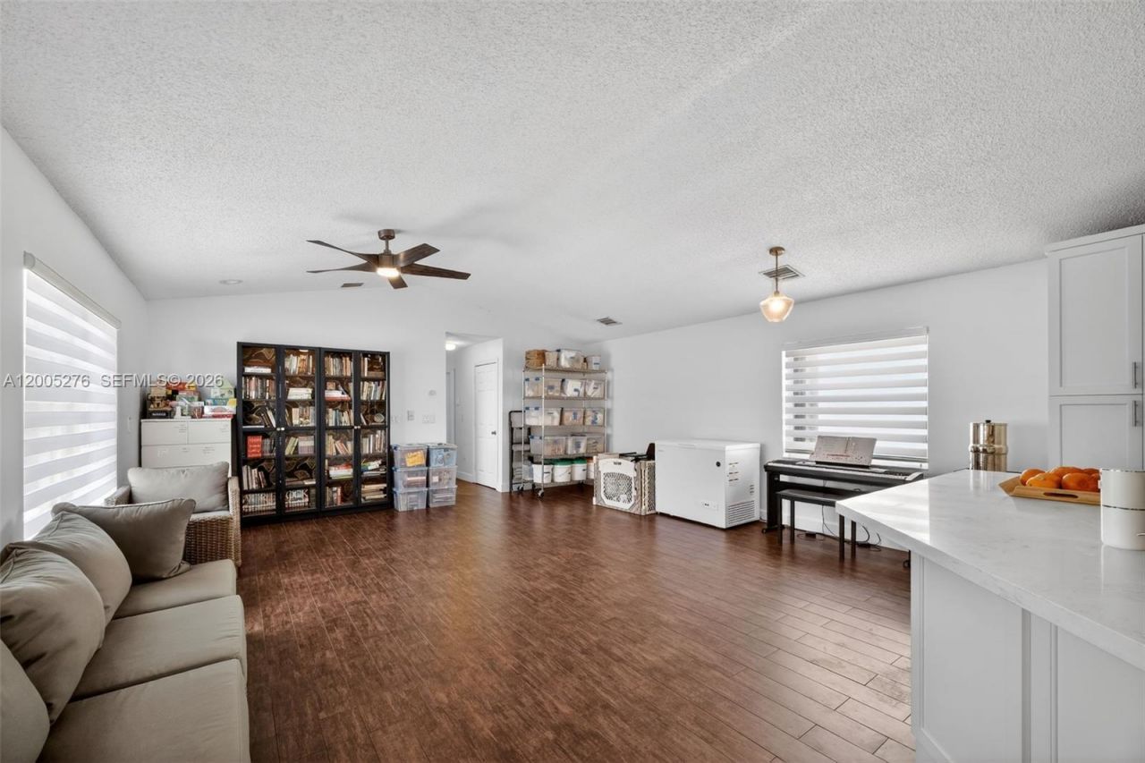 685 SW 198th Ter , Pembroke Pines, FL 33029 Photo