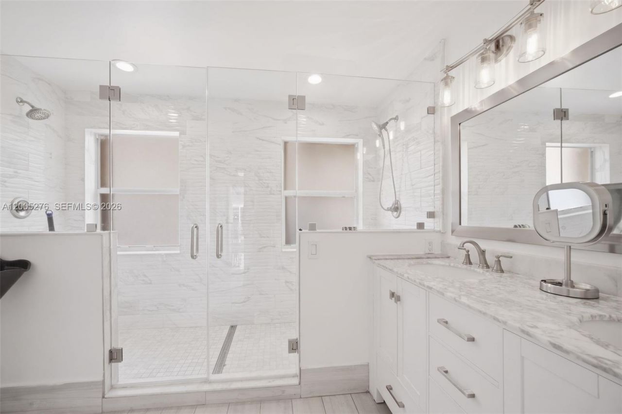 685 SW 198th Ter , Pembroke Pines, FL 33029 Photo