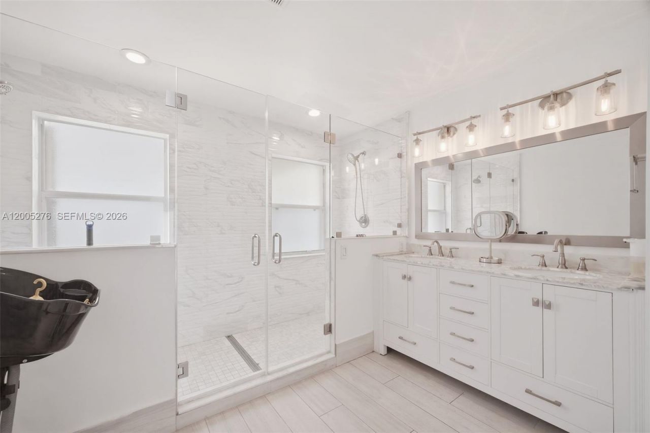 685 SW 198th Ter , Pembroke Pines, FL 33029 Photo