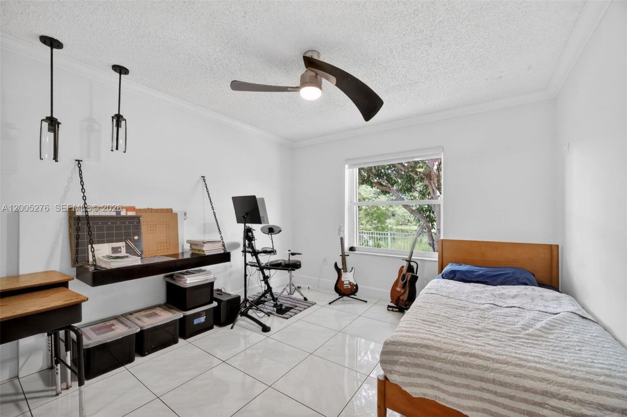 685 SW 198th Ter , Pembroke Pines, FL 33029 Photo