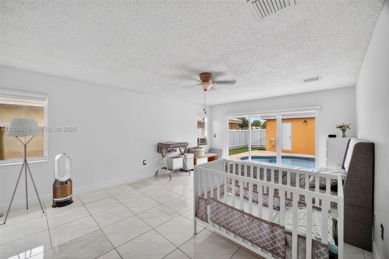 685 SW 198th Ter , Pembroke Pines, FL 33029 Photo