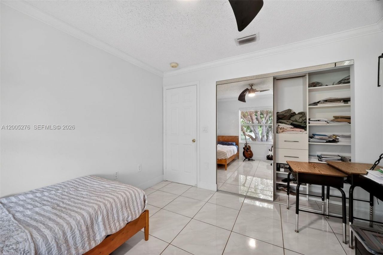 685 SW 198th Ter , Pembroke Pines, FL 33029 Photo