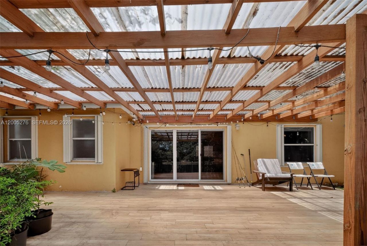 685 SW 198th Ter , Pembroke Pines, FL 33029 Photo