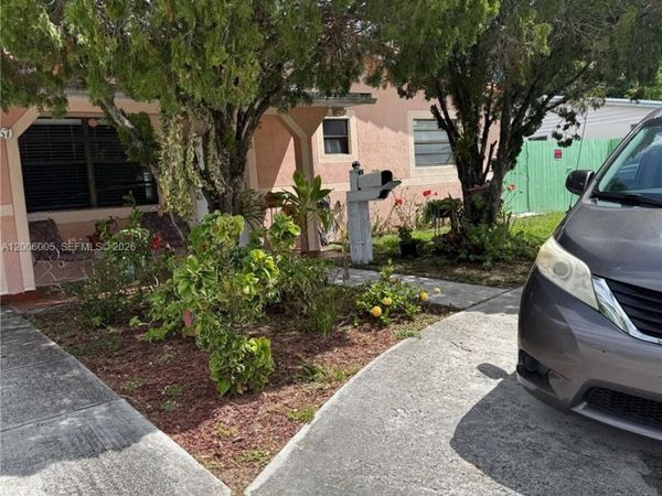 6367 Southgate Blvd , Margate, FL 33068