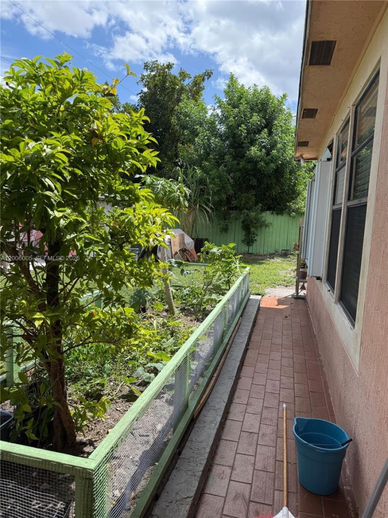 6367 Southgate Blvd, Margate, FL 33068 Photo