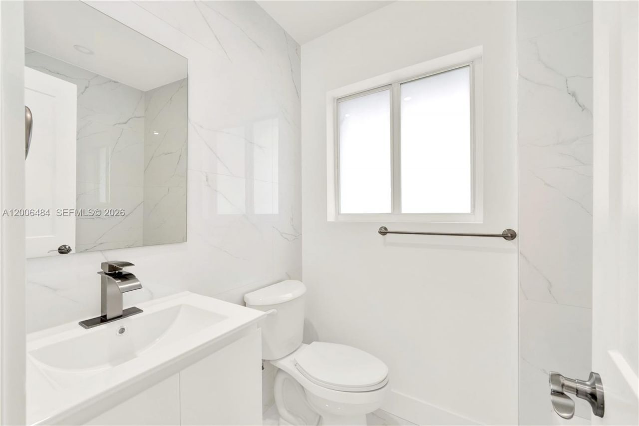 350 Aledo Ave, Unit B, Coral Gables, FL 33134 Photo