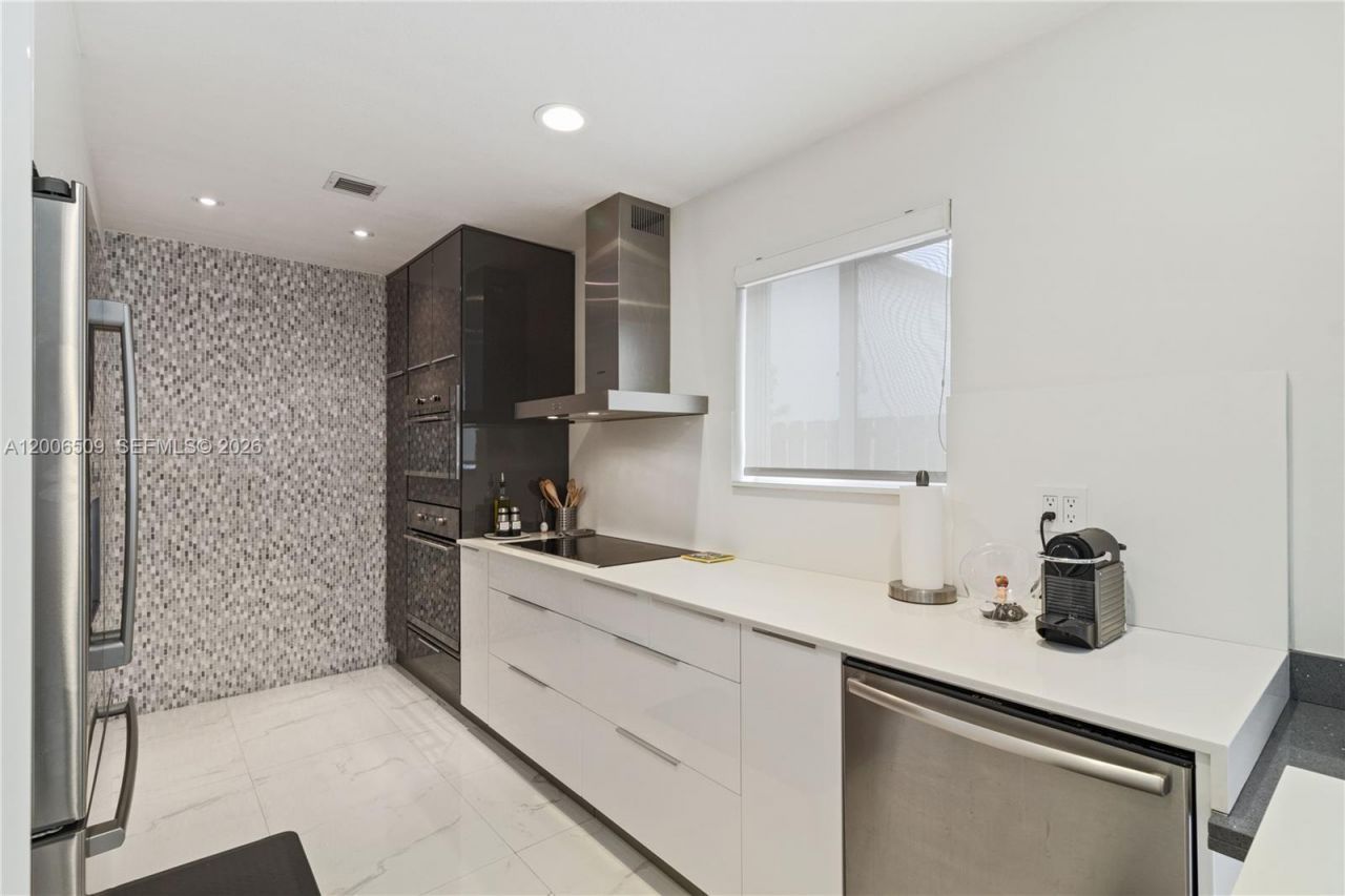 10842 NW 53rd Ln , Doral, FL 33178 Photo