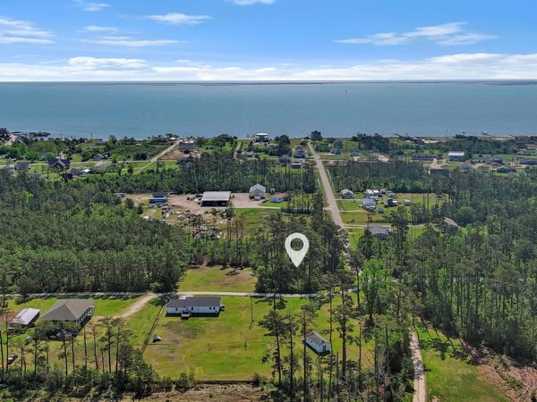 194 Croaker Street , Davis, NC 28524