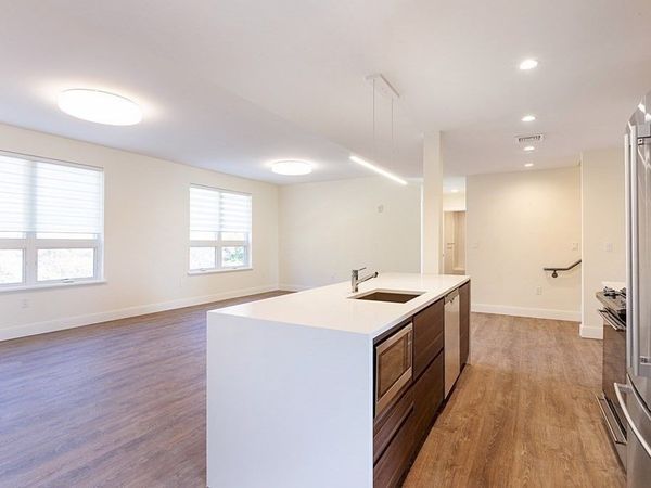 40 Fisher Ave, Unit PH302, Boston, MA 02120