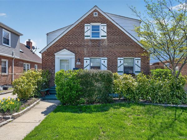 160 Albermarle Avenue , Valley Stream, NY 11580