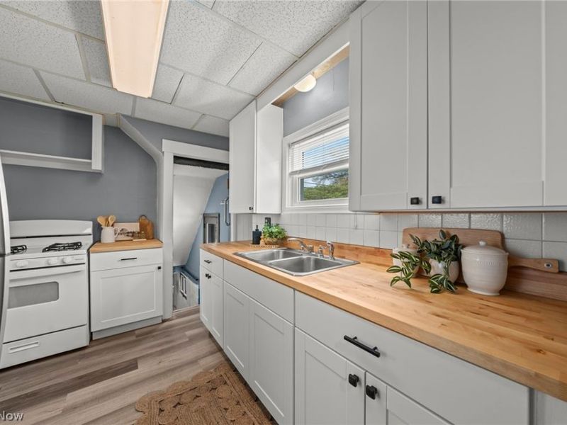 624 Broadway Street E, Cuyahoga Falls, OH 44221 Photo 17