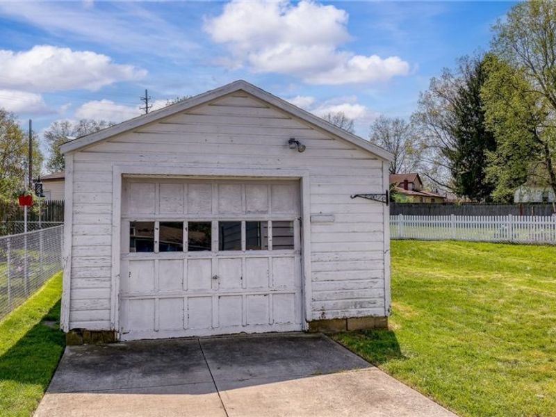 624 Broadway Street E, Cuyahoga Falls, OH 44221 Photo 37