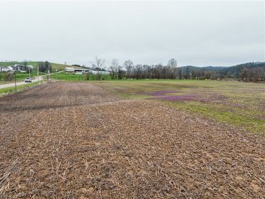 Licking Valley Road, Frazeysburg, OH 43830