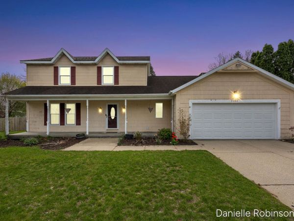 3460 Sunnyhill Street NE, Rockford, MI 49341