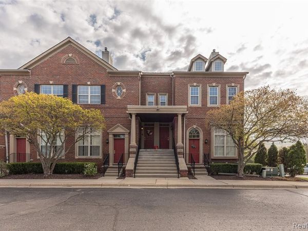 29242 W Glen Oaks , Farmington Hills, MI 48334