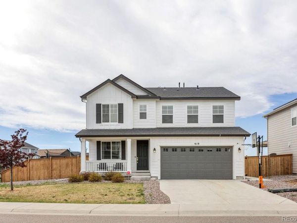 919 N Undergrove Way , Aurora, CO 80018