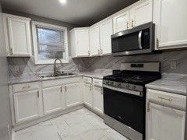 41 Tremont St, Unit 2, Fall River, MA 02720