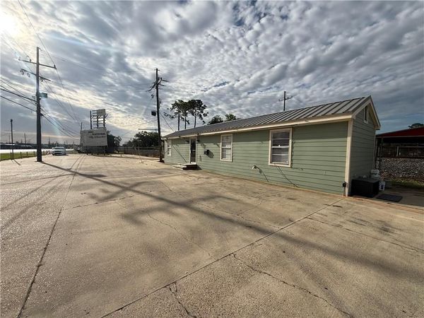 1201 W AIRLINE Highway , LaPlace, LA 70068