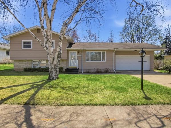 3147 Leslie Lane, Eau Claire, WI 54703