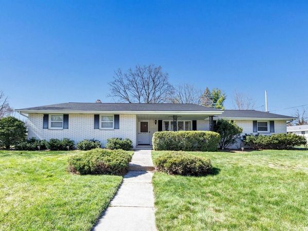 1715 BEAVER DAM DRIVE, Green Bay, WI 54304