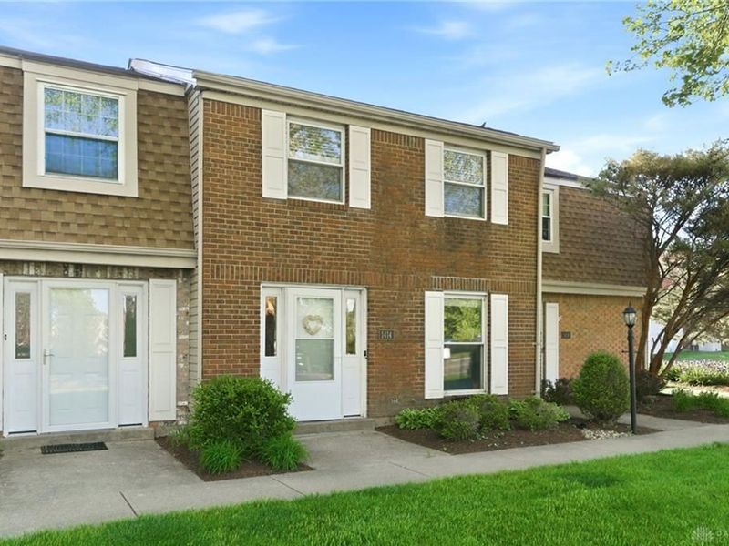 1414 Crown Point Court, Beavercreek, OH 45434 Photo 4