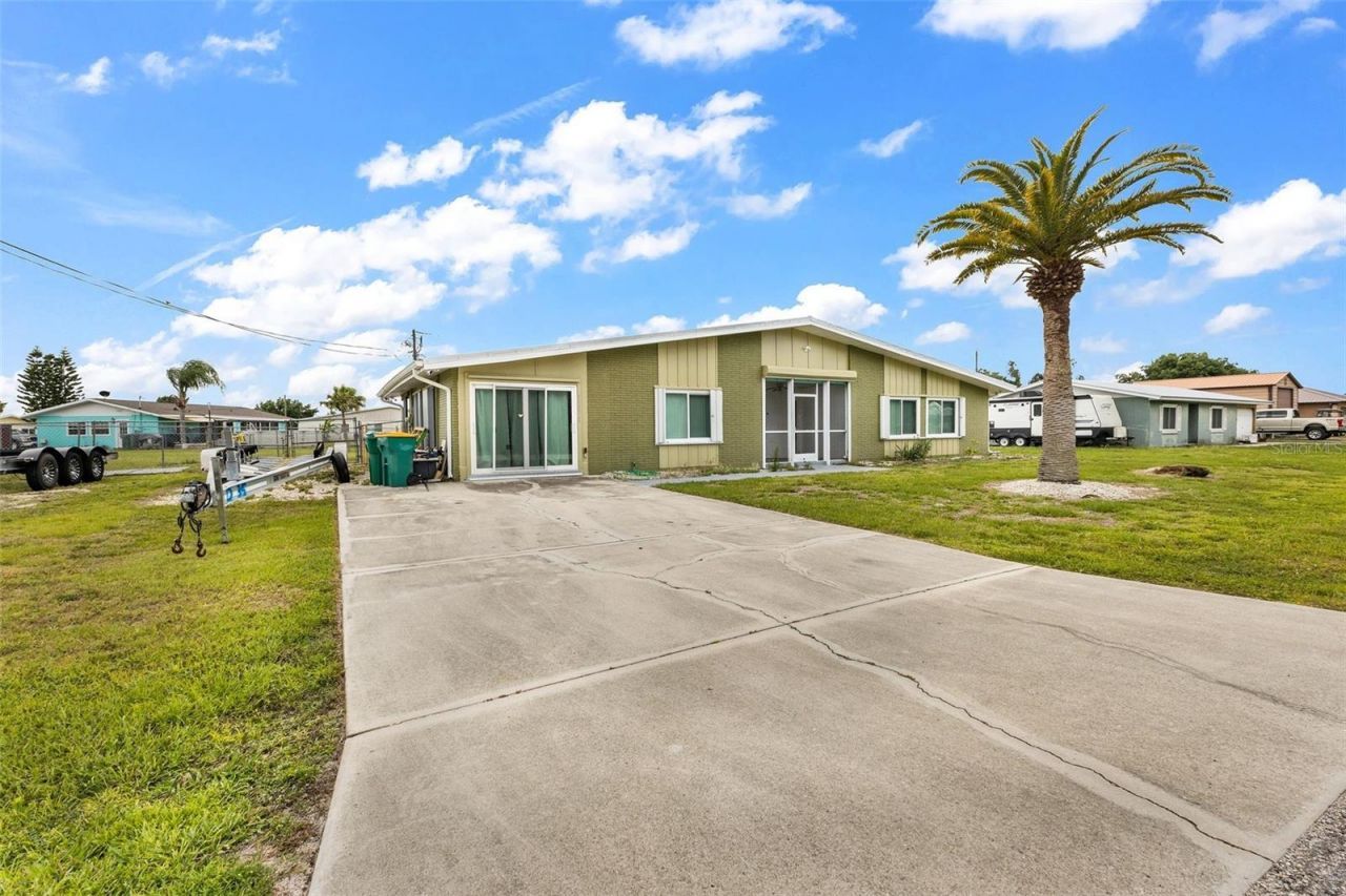 5527 Fairway Drive S, Punta Gorda, FL 33982 Photo