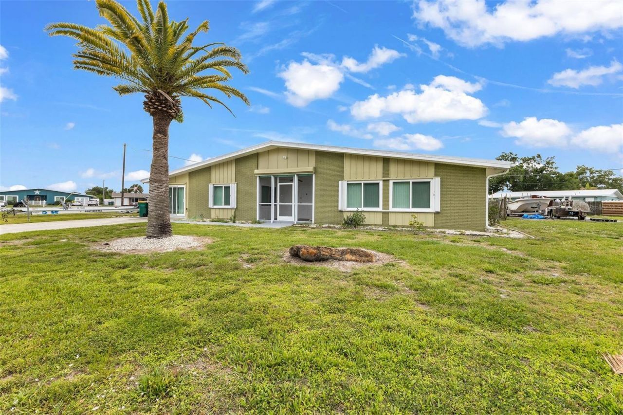 5527 Fairway Drive S, Punta Gorda, FL 33982 Photo