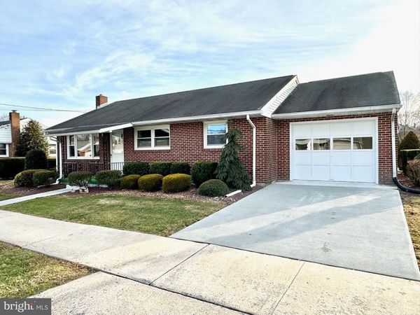 108 LINCOLN AVENUE , ROBESONIA, PA 19551