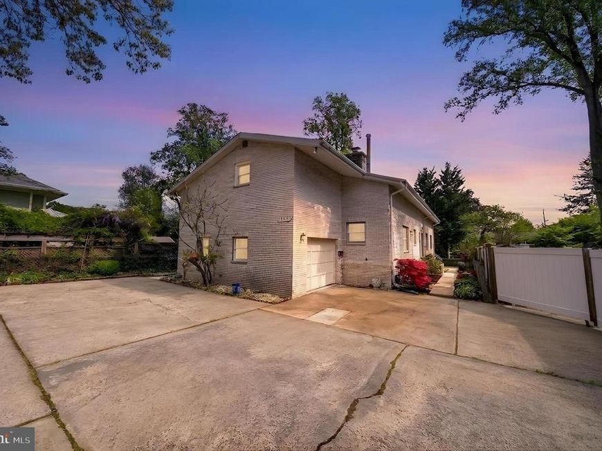 5812 Greenlawn Drive, Bethesda, MD 20814 Main Photo