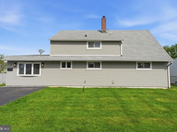 7 WILDFLOWER ROAD, LEVITTOWN, PA 19057