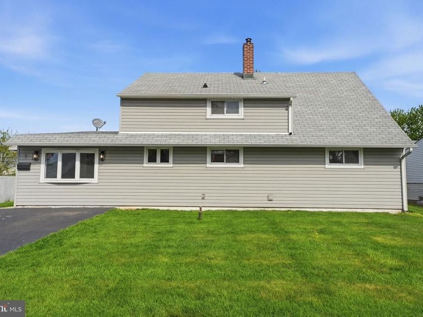 7 Wildflower Road, Levittown, PA 19057 Main Photo