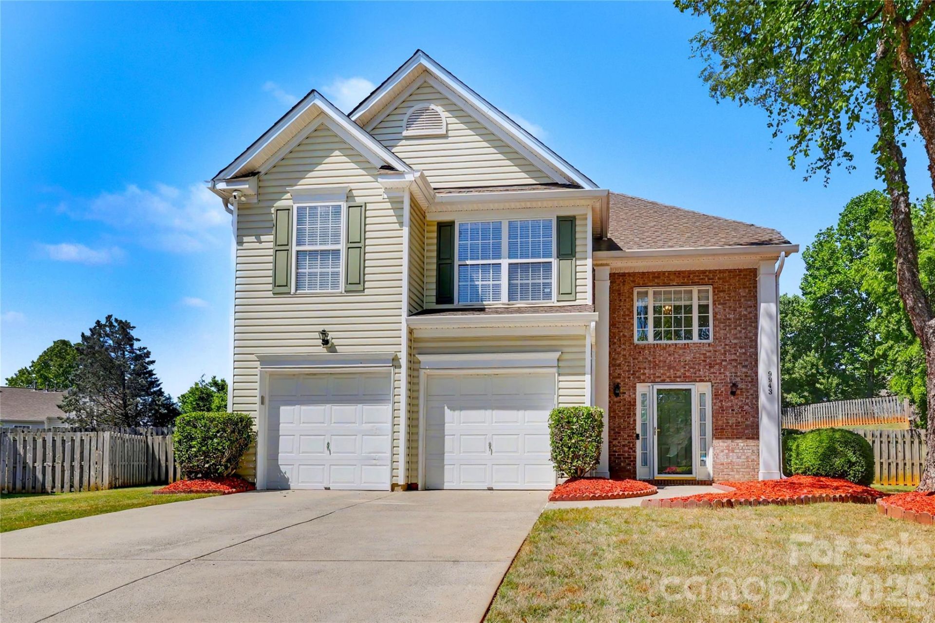 9943 Gray Dove Court, Charlotte, NC 28216 Main Photo