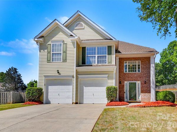 9943 Gray Dove Court, Charlotte, NC 28216