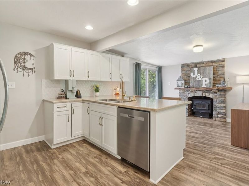 162 N Hawkins Avenue , Akron, OH 44313 Photo 13