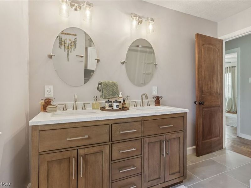 162 N Hawkins Avenue , Akron, OH 44313 Photo 25